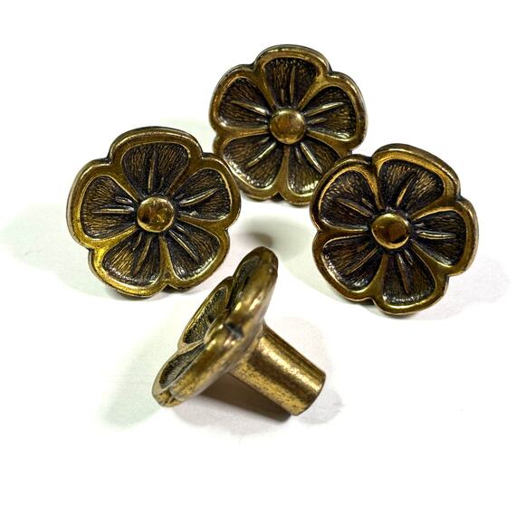 Keeler Brass Company Other - Set of 4 Vintage KBC N18322 Floral Cabinet Knobs Antiqued Brass Flower Pulls